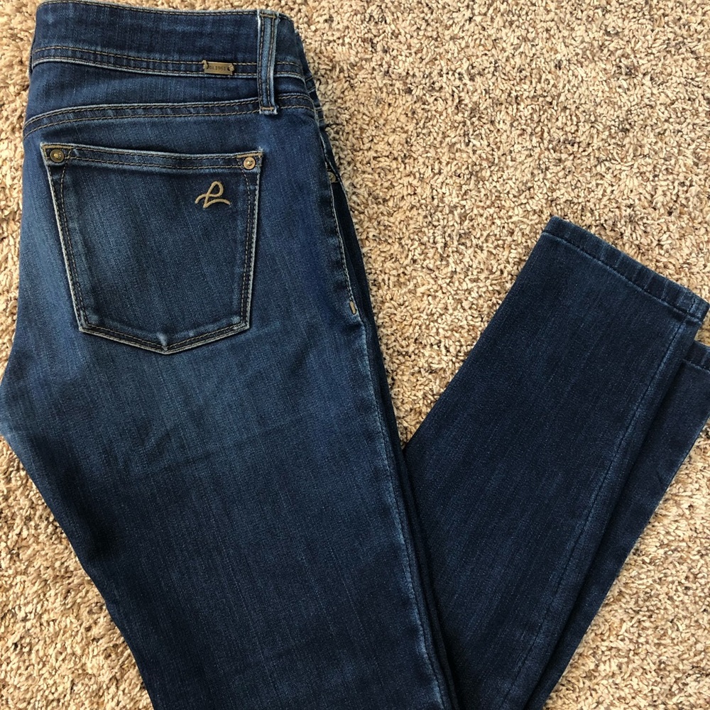 Pre-owned DL1961 Emma Low Rise Skinny. Size 26.